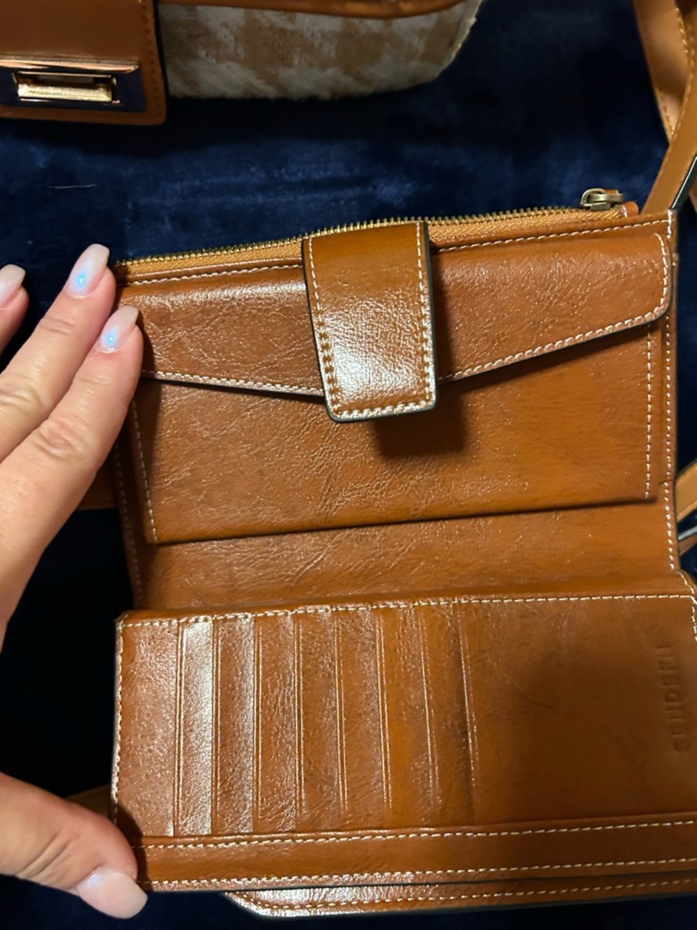 Women's Leather Crossbody Wallet - Tan
